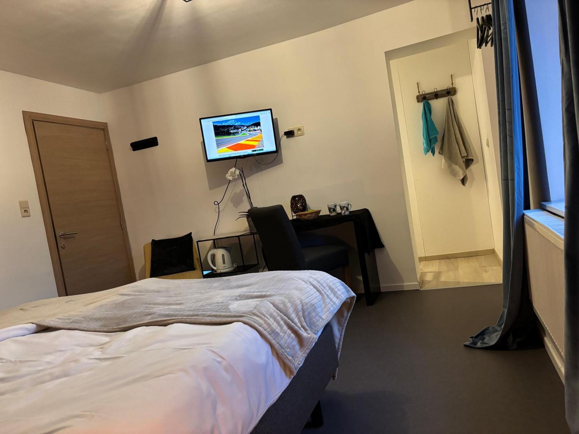Les Lucioles Bed and Breakfast Francorchamps Εξωτερικό φωτογραφία